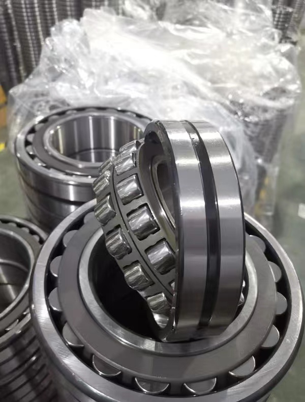 22300 series Spherical roller Bearing 22318 CC/W33 22318 CA/W33 22318E 22318 Roller Bearings 